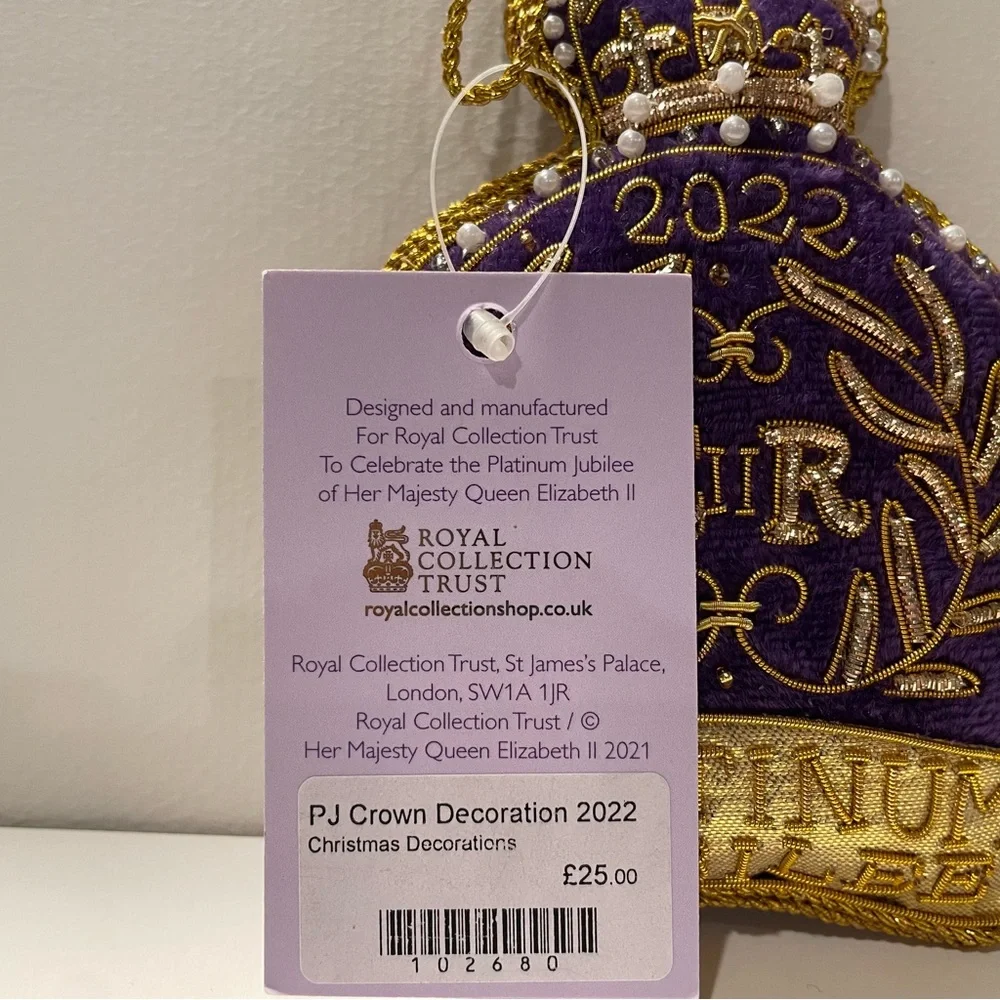 Platinum Jubilee Ornament Decor from the British Royal Trust Company NWT!